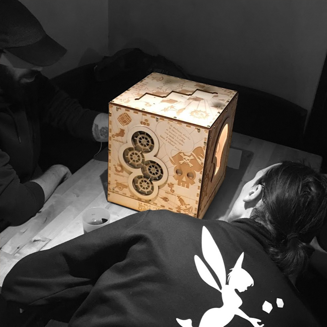 photo de joueurs de La main dans le Cube
